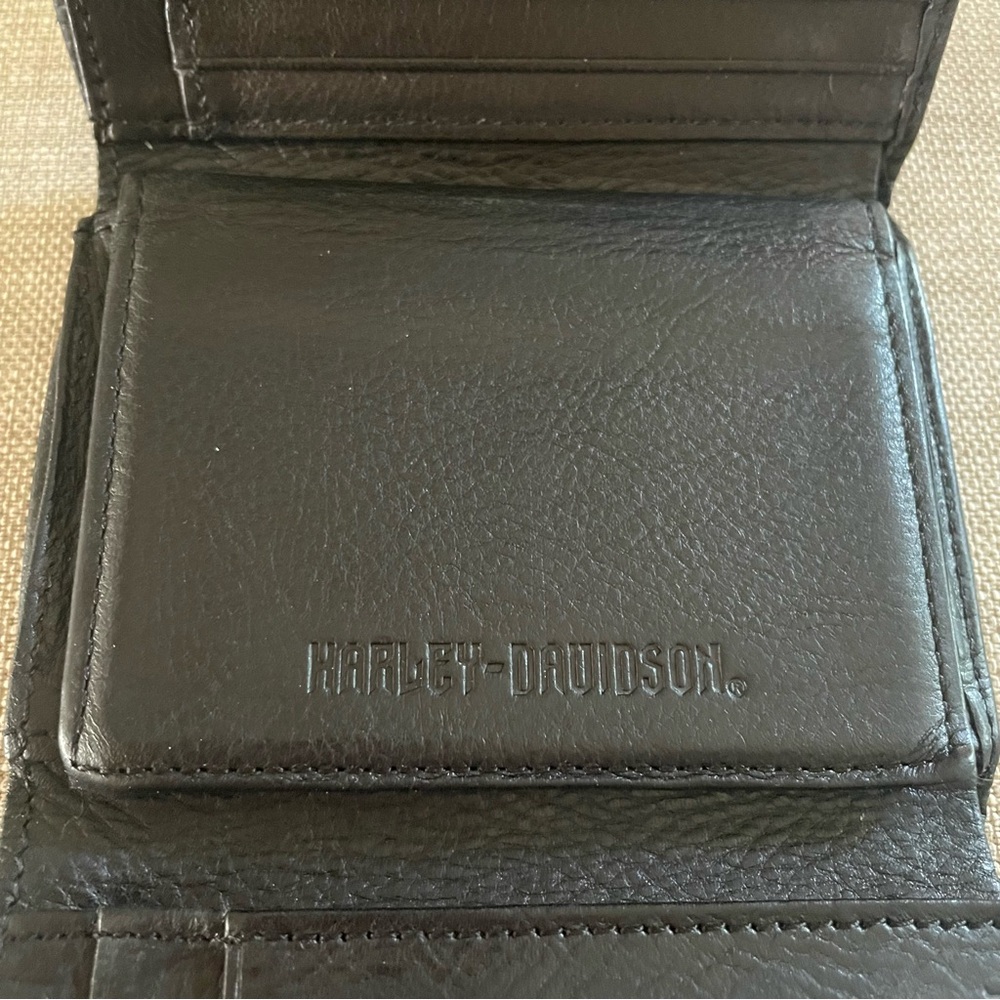 Harley-Davidson Trifold Wallet - Picture 11 of 14